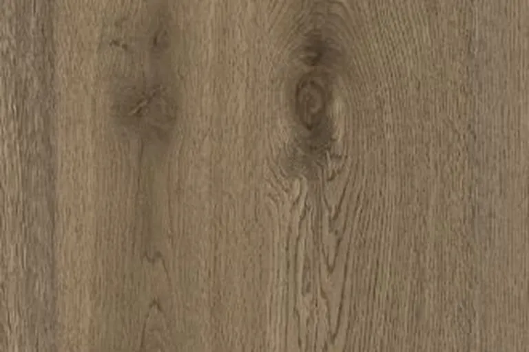 Royal Floors European Oak Natural Grade timber flooring in Rustic Cedar, grain detail